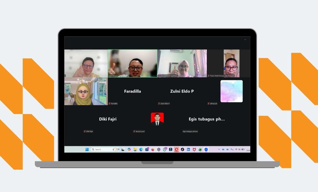Webinar Data Management with Microsoft Excel oleh PT eBagus Learning Indonesia membahas XLOOKUP, Data Wrangling, Pivot Table, Slicer, dan Timeline.