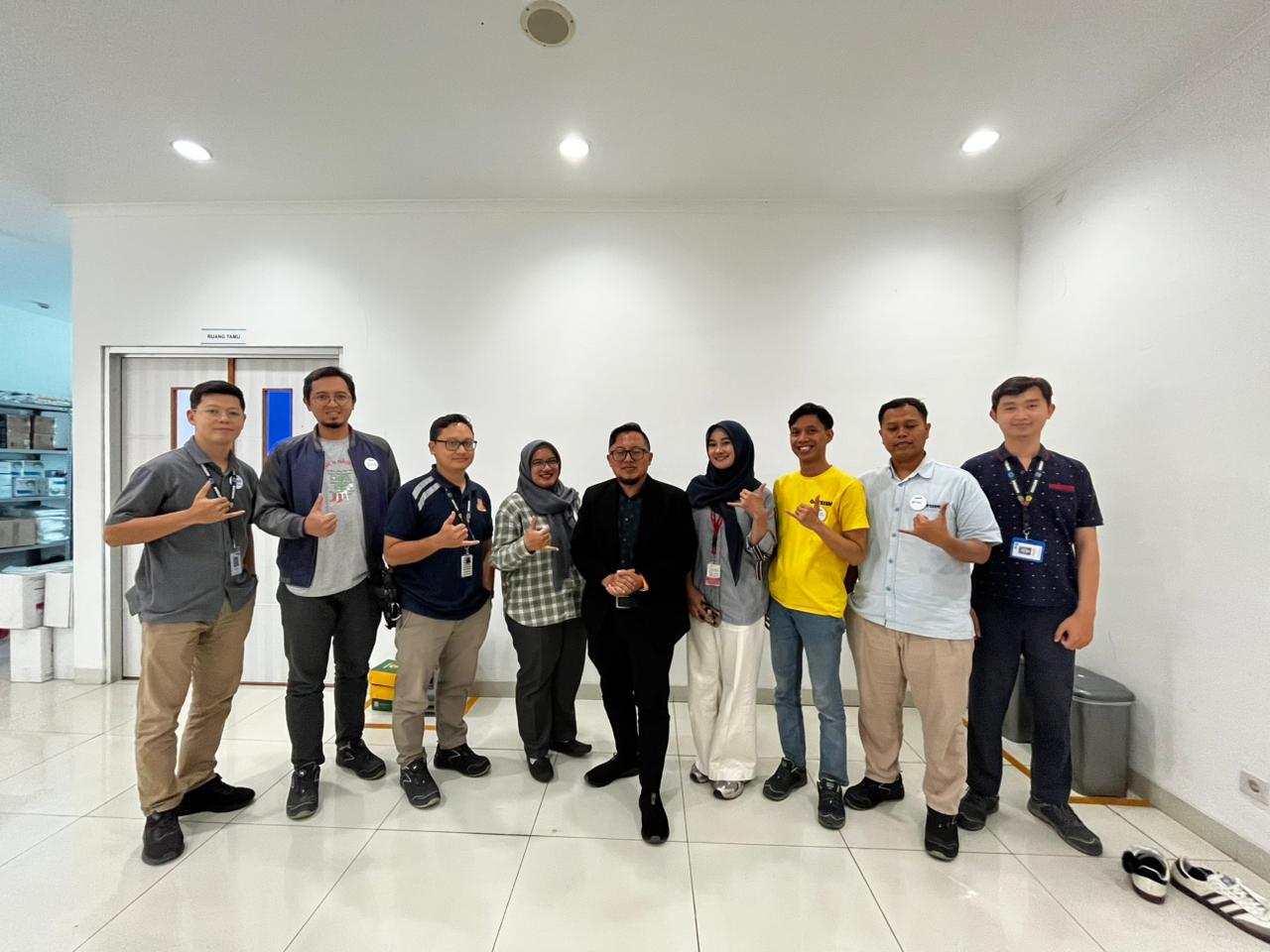 Pelatihan Microsoft Excel for Professional di PT Float Oat Indonesia Plant Bandung pada 11 Februari 2026 membahas fungsi logika, VLOOKUP, XLOOKUP, dan pengelolaan dataset besar.