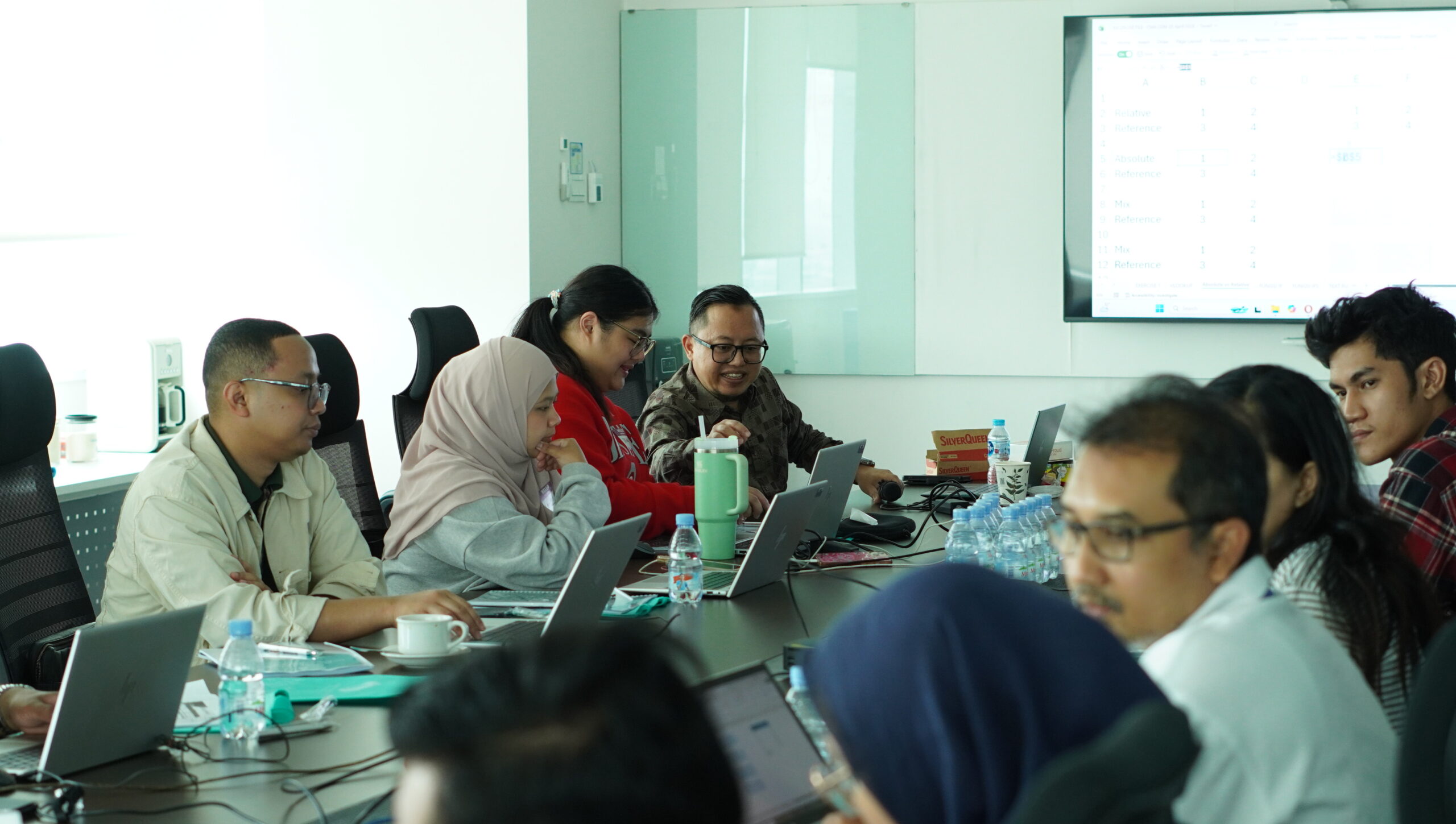 Pelatihan Microsoft Excel untuk karyawan PT CMA CGM di Jakarta Selatan pada April 2026.