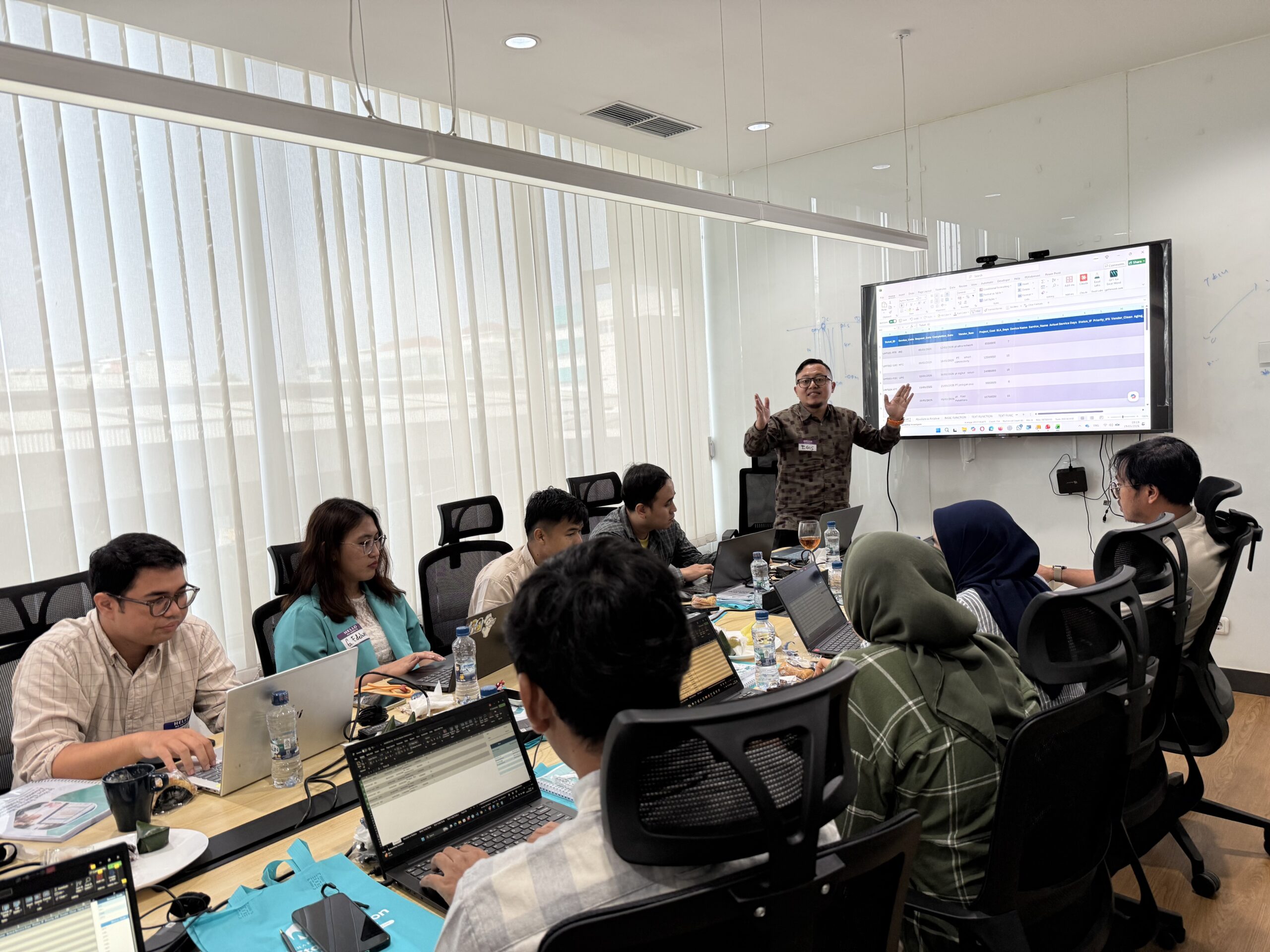Pelatihan Microsoft Excel untuk Profesional bersama peserta PT Ultra Mandiri Telekomunikasi di Tangerang Selatan
